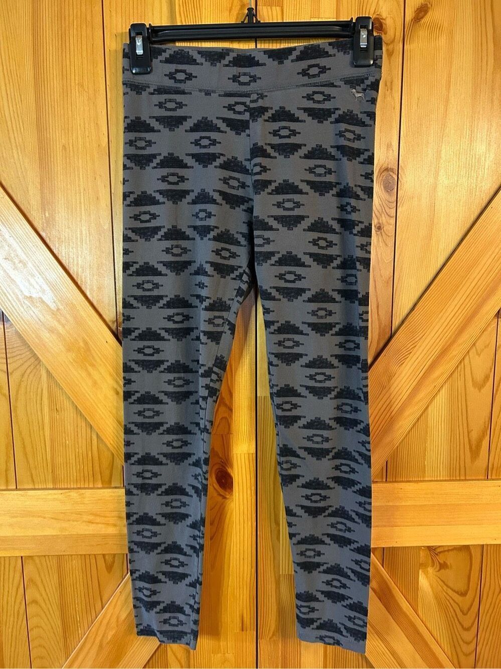 Pink Victoria's Secret Aztec Leggings Gray Sz Small (0886)